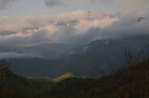 翌朝、雲の中の谷川連峰
